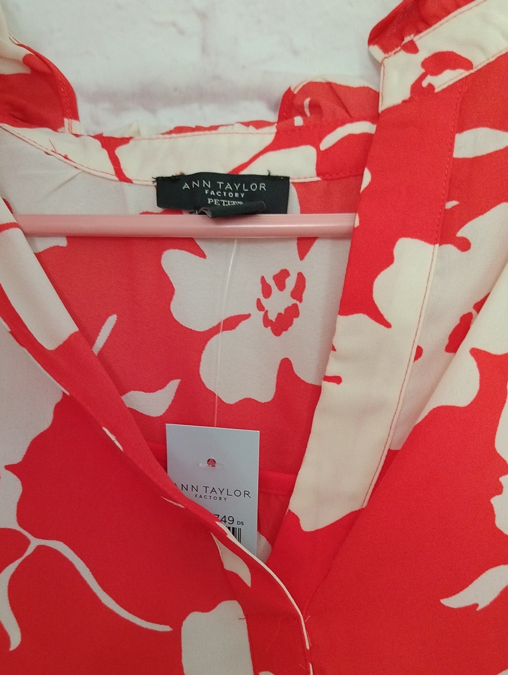 Ann Taylor Factory Red and Cream Floral V-Neck Puff Sleeve Blouse - Picture 2 of 8